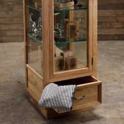 Barber Classic Natural Vitrine detail | Barbersconcept