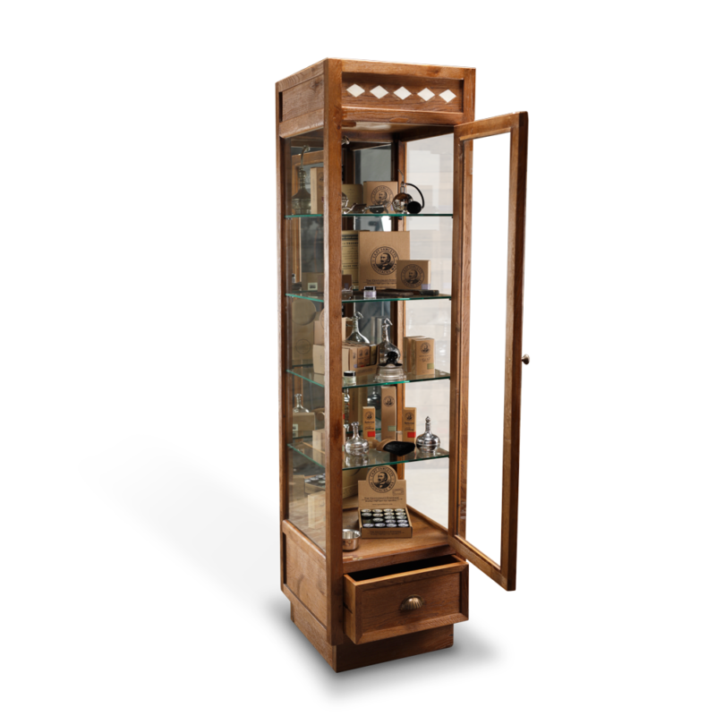 Barber Classic Teak Vitrine | Barberfurniture | Barbersconcept
